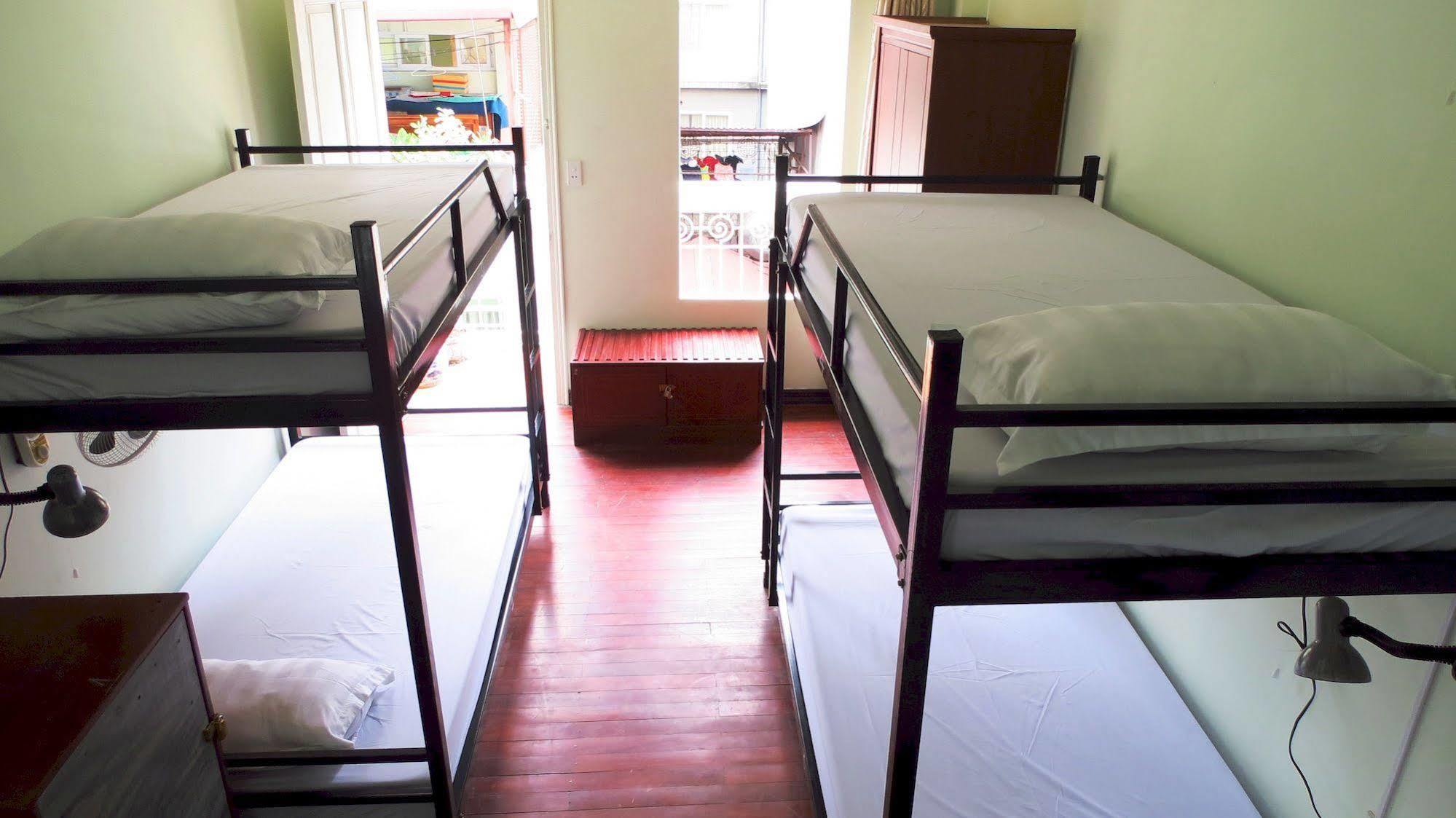 Hanoi Massive Hostel Exterior photo