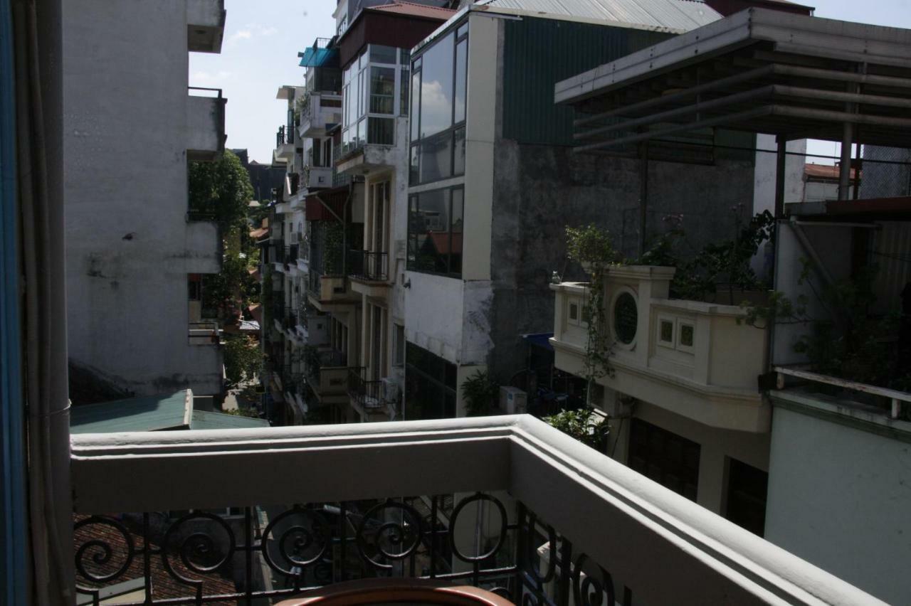 Hanoi Massive Hostel Exterior photo