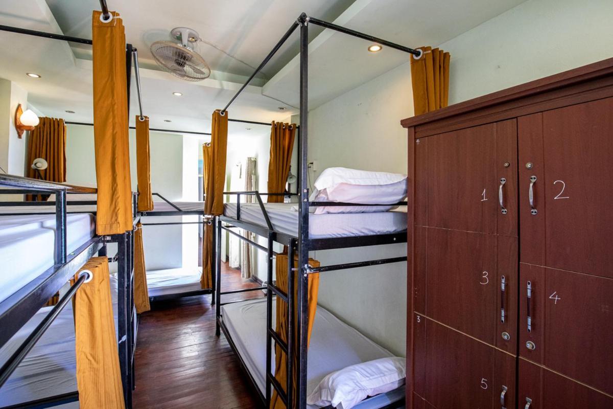 Hanoi Massive Hostel Exterior photo
